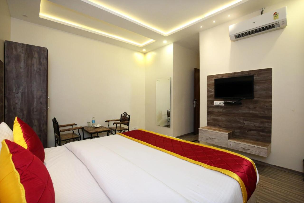 Oyo 9159 Hotel Royal Woodslark Zirakpur Eksteriør bilde