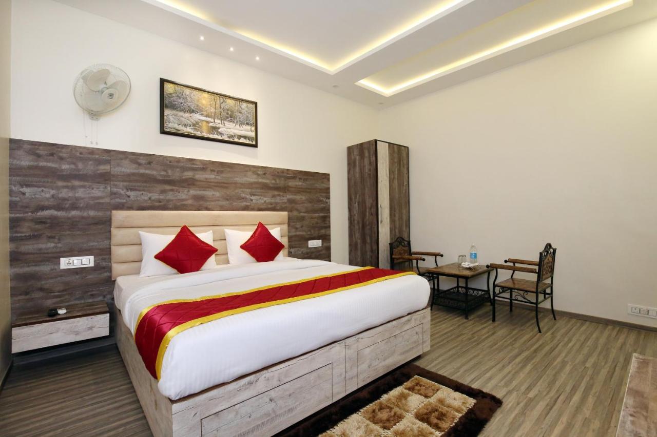 Oyo 9159 Hotel Royal Woodslark Zirakpur Eksteriør bilde