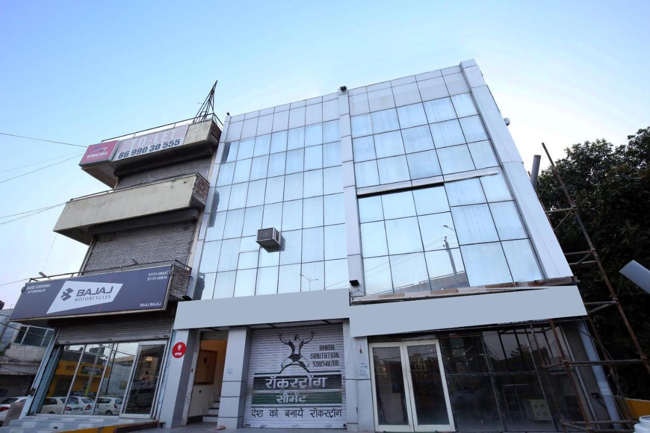Oyo 9159 Hotel Royal Woodslark Zirakpur Eksteriør bilde