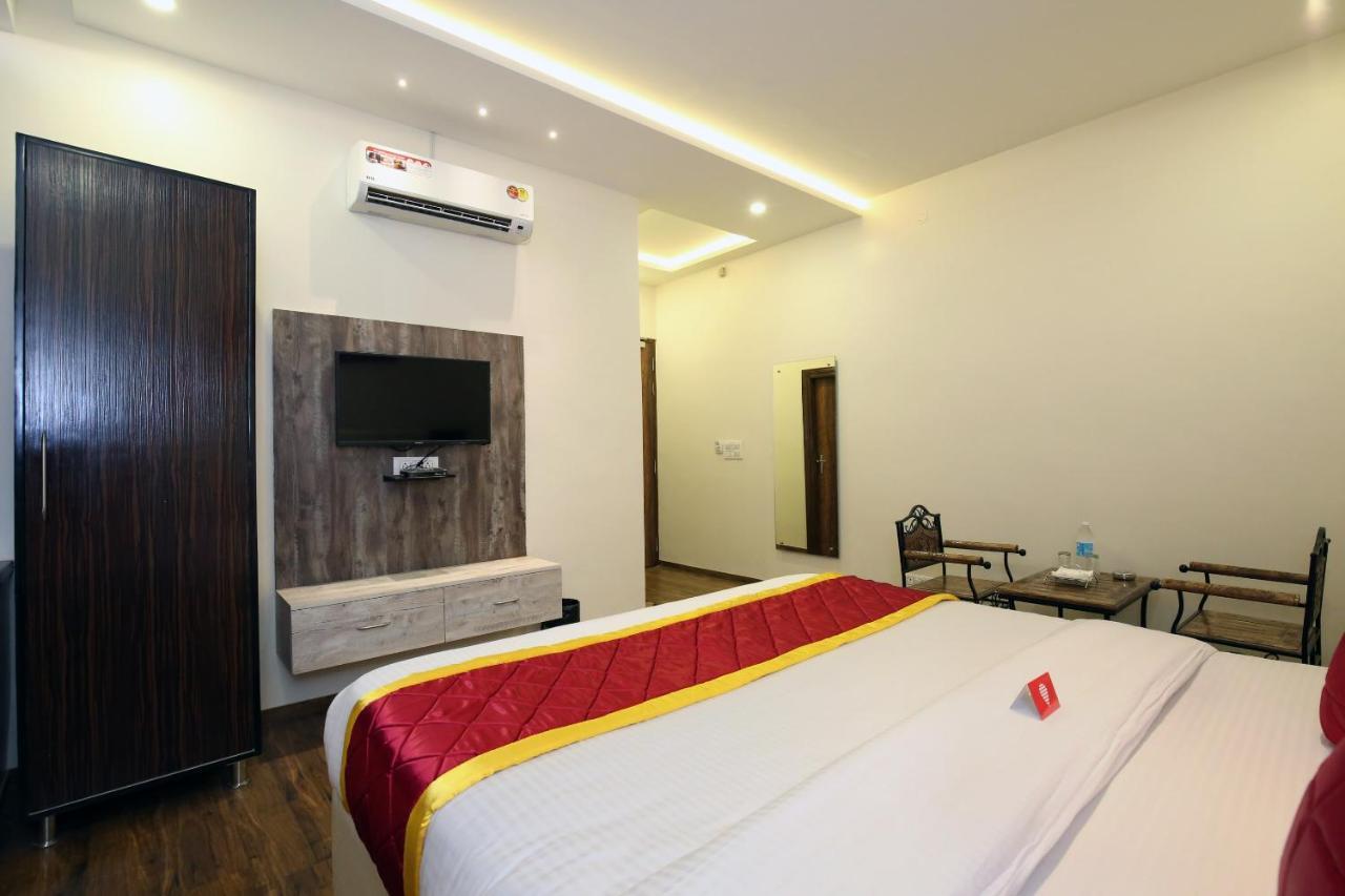 Oyo 9159 Hotel Royal Woodslark Zirakpur Eksteriør bilde