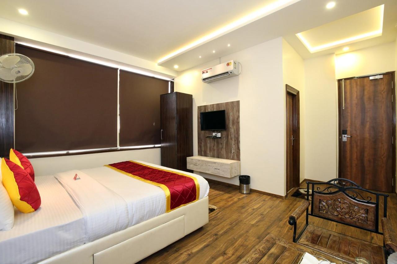Oyo 9159 Hotel Royal Woodslark Zirakpur Eksteriør bilde